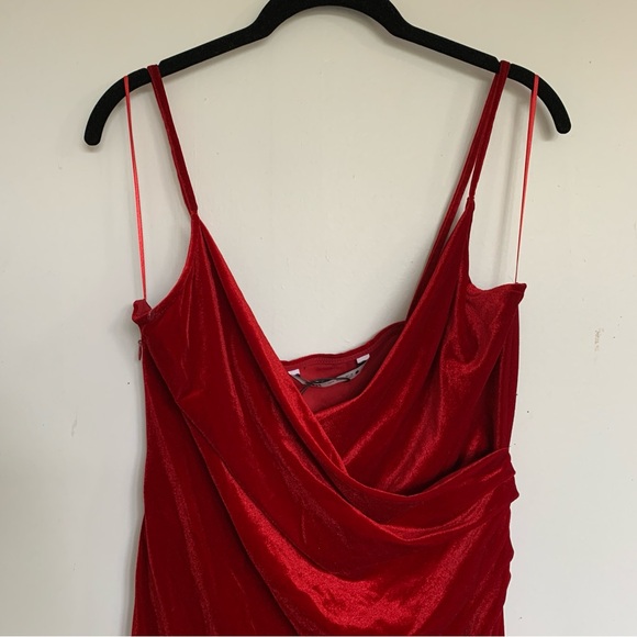 ZARA RED VELVET BODYCON DRESS NWT - Picture 9 of 13